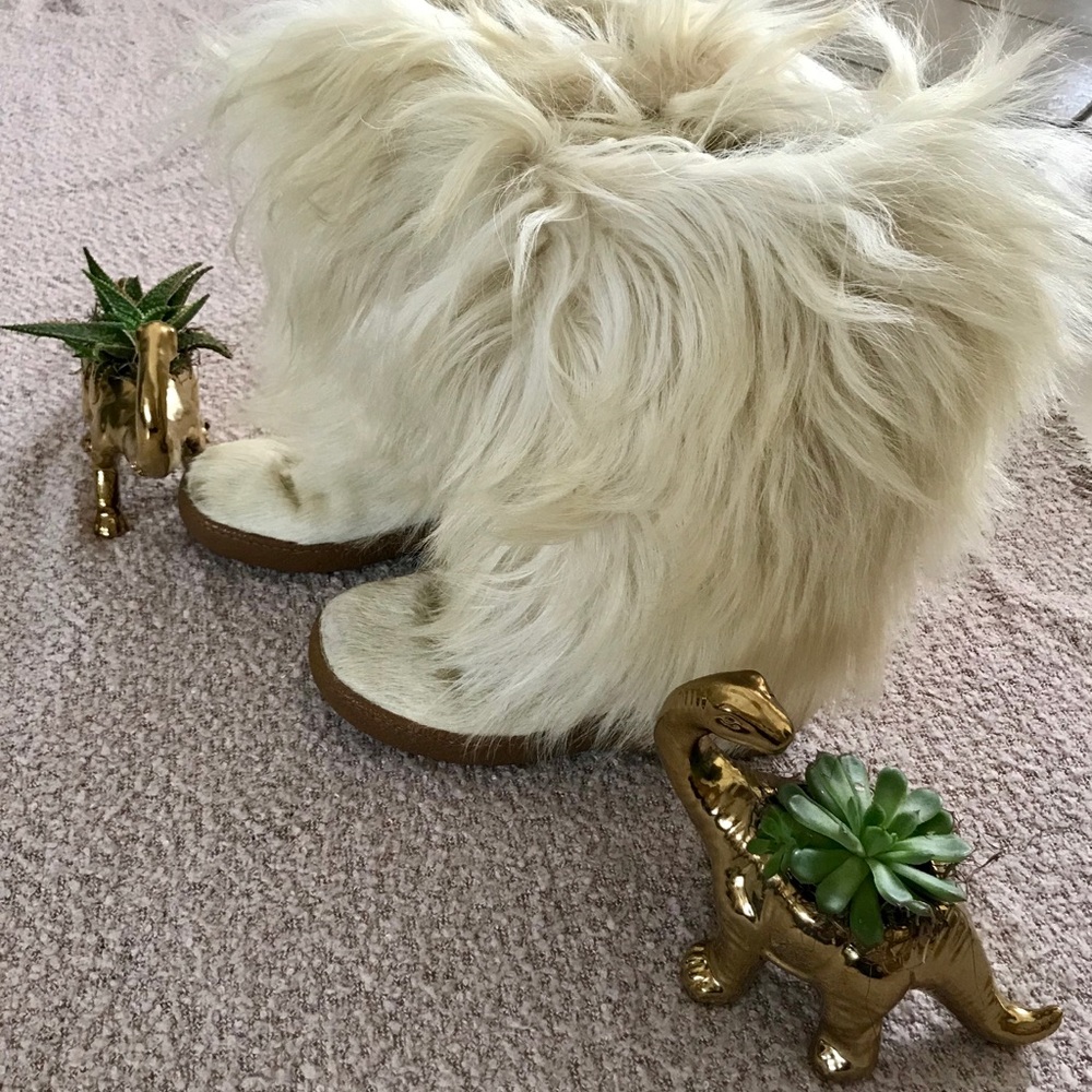 ✨SALE✨Pajar Ivory Goat Hair Winter Fur Boots